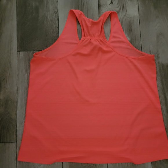 Workout tank top - Picture 2 of 2